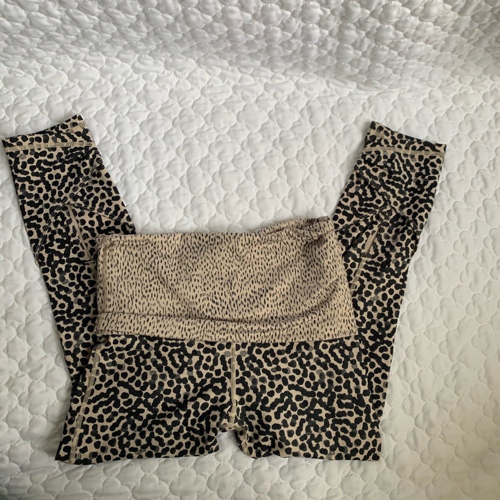 LULULEMON HIGH WAISTED LEGGINGS